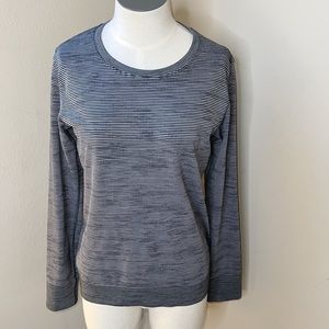 EUC Lululemon Swiftly Relaxed Fit 6 long sleeve top